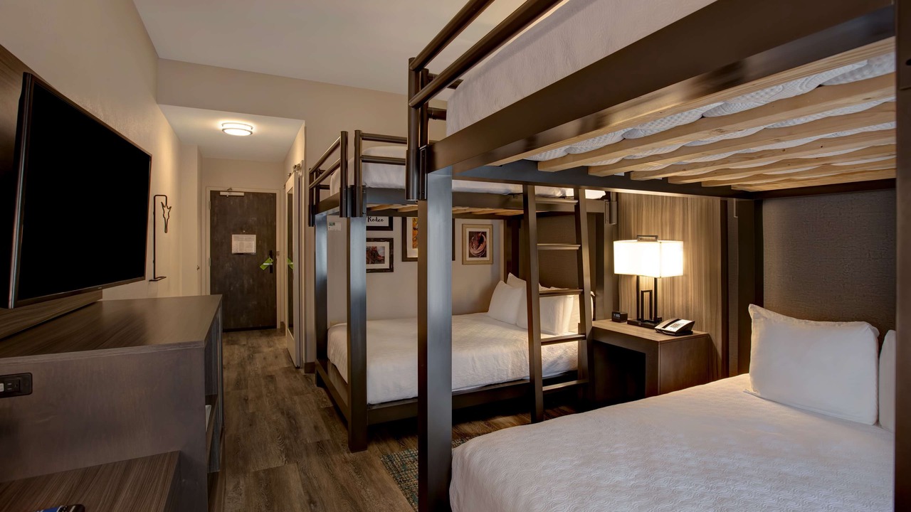 Photo of Bedroom in Main - Military Plaza