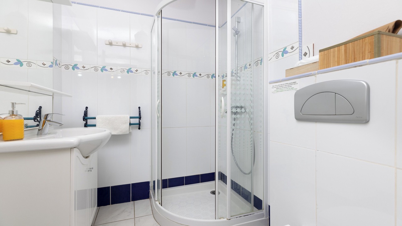 Photo of Bathroom in Castelnaudary