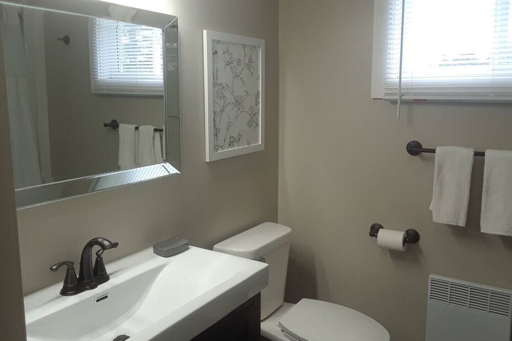 Photo of Bathroom in Brackley Beach