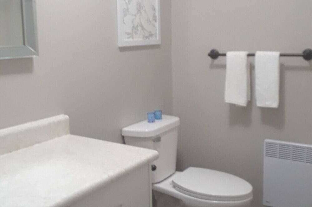 Photo of Bathroom in Brackley Beach