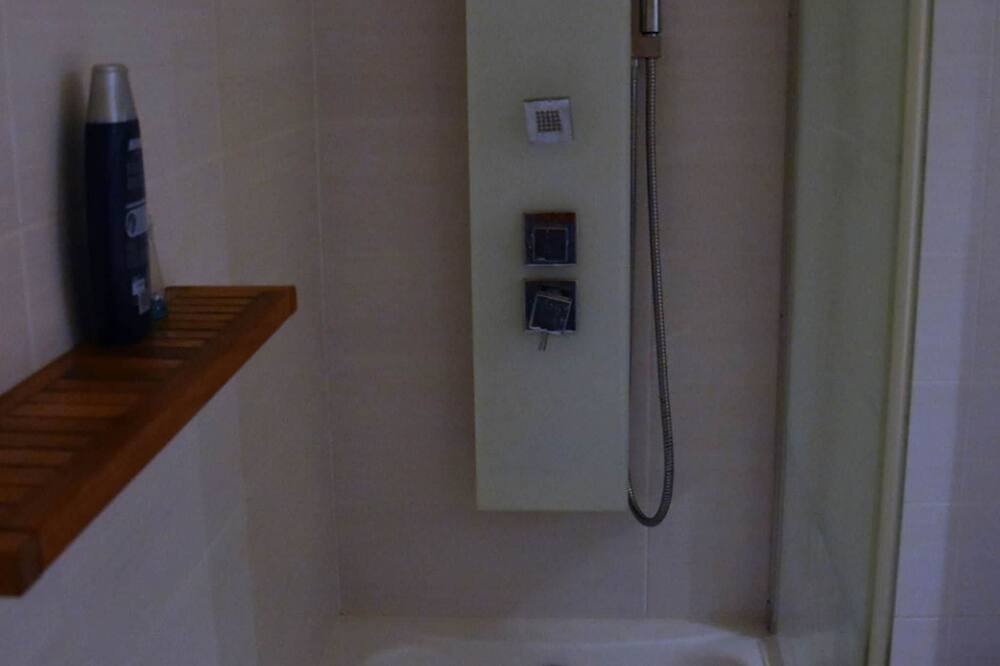 Photo of Bathroom in Sallanches