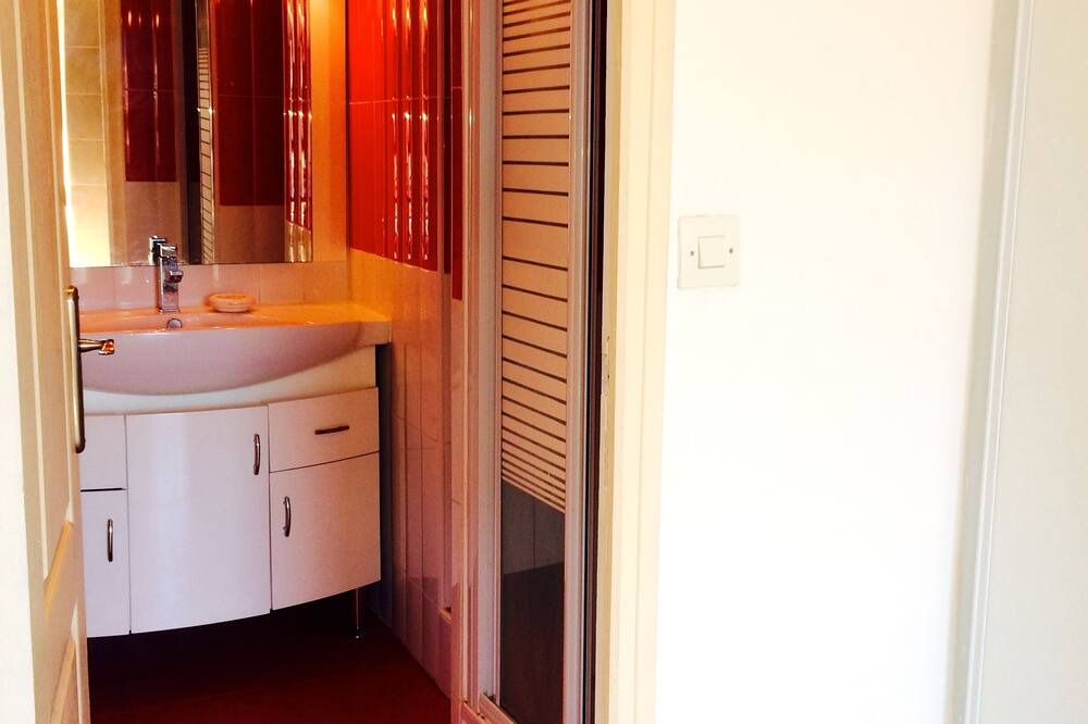 Photo of Bathroom in Millau