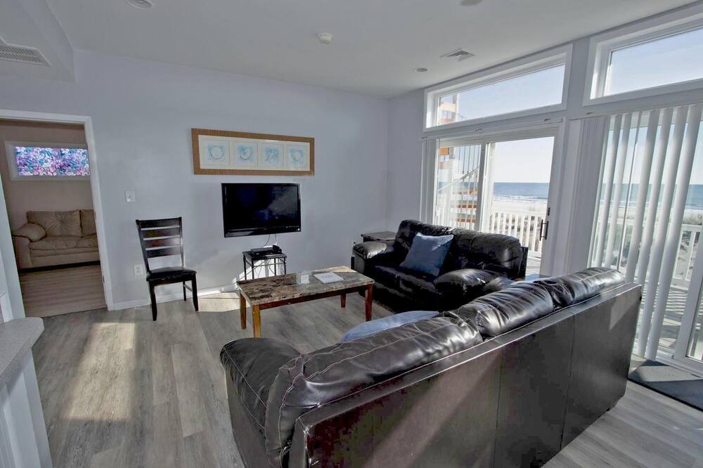 Photo of Livingroom in Ship Bottom