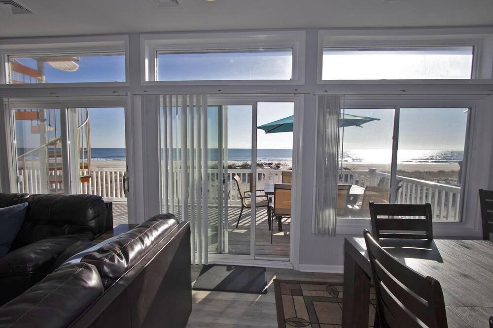 Photo of Livingroom in Ship Bottom