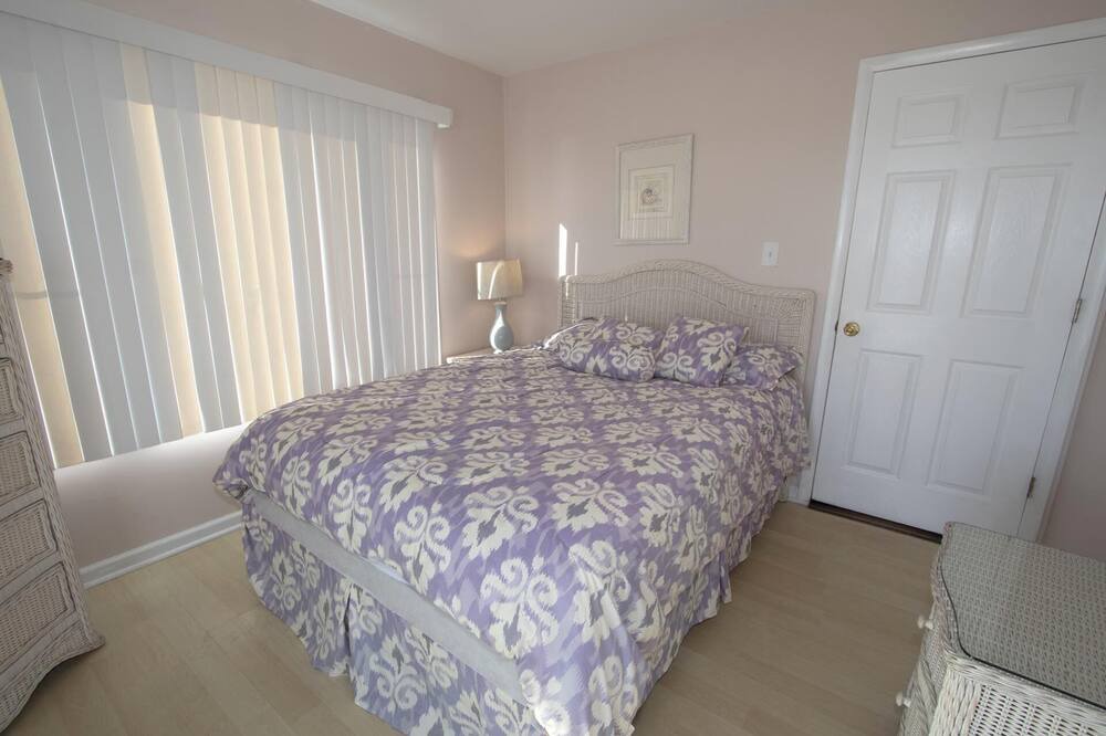 Photo of Bedroom in Ship Bottom