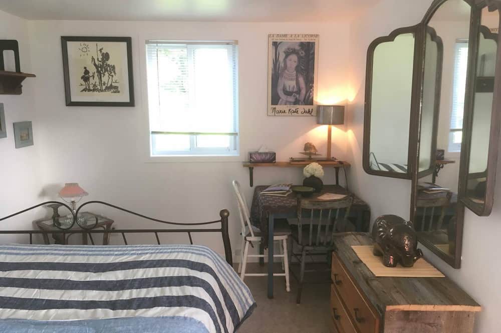 Photo of Bedroom in Saint-Elie-de-Caxton