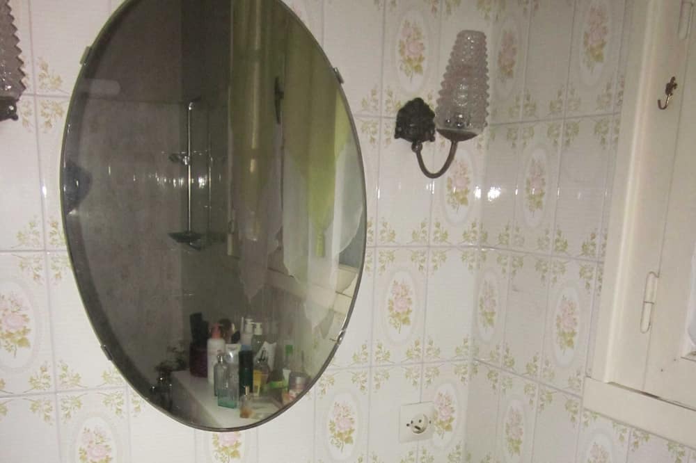 Photo of Bathroom in Soues