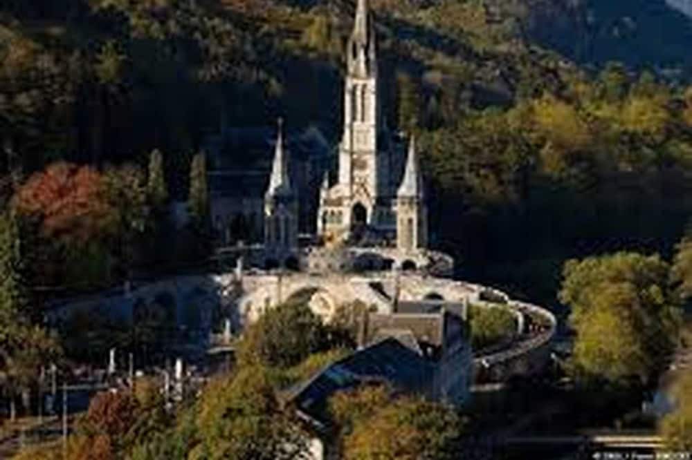 Photo of Outdoor in Soues