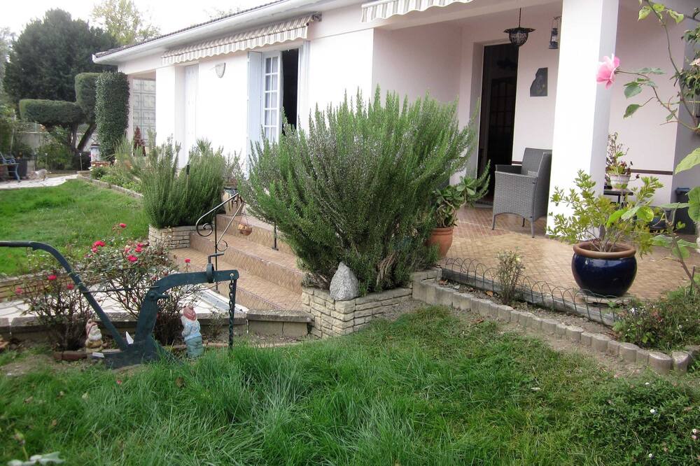 Photo of Outdoor in Soues