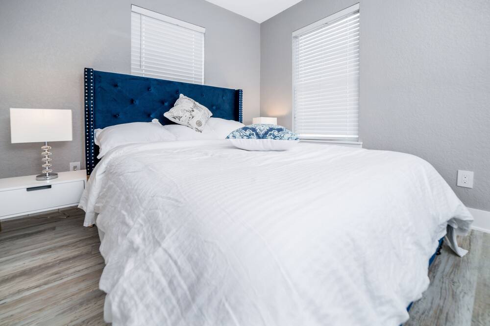 Photo of Bedroom in Highland Park