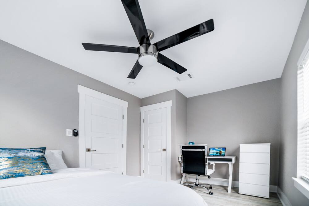 Photo of Bedroom in Highland Park