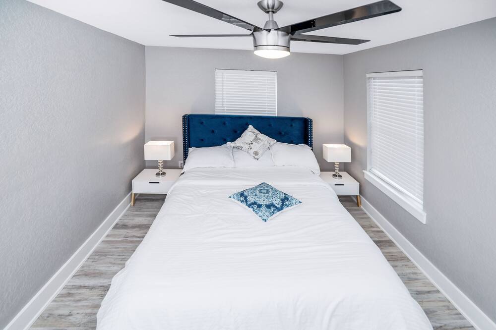 Photo of Bedroom in Highland Park