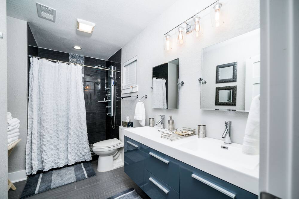 Photo of Bathroom in Highland Park