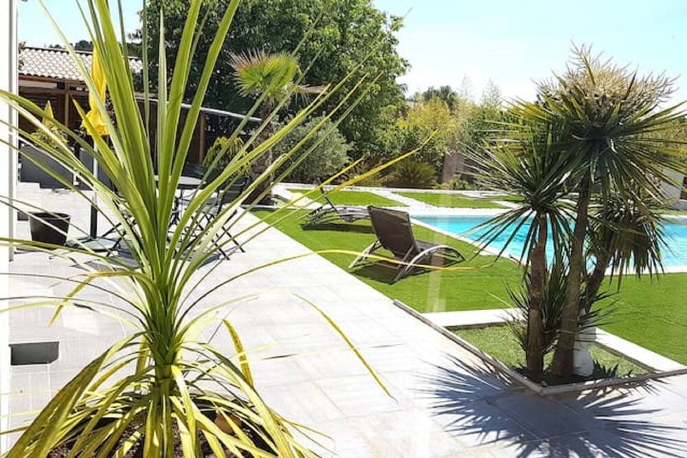 Photo of Outdoor in Saint-Jean-de-Cuculles