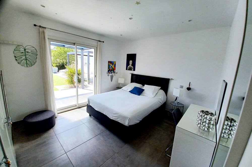Photo of Bedroom in Saint-Jean-de-Cuculles