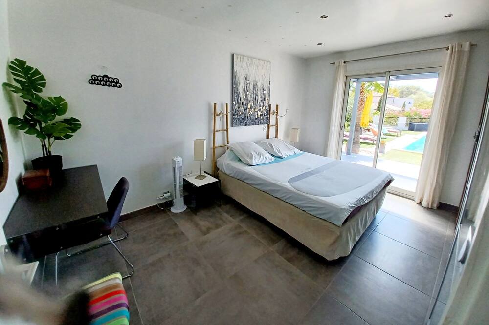 Photo of Bedroom in Saint-Jean-de-Cuculles