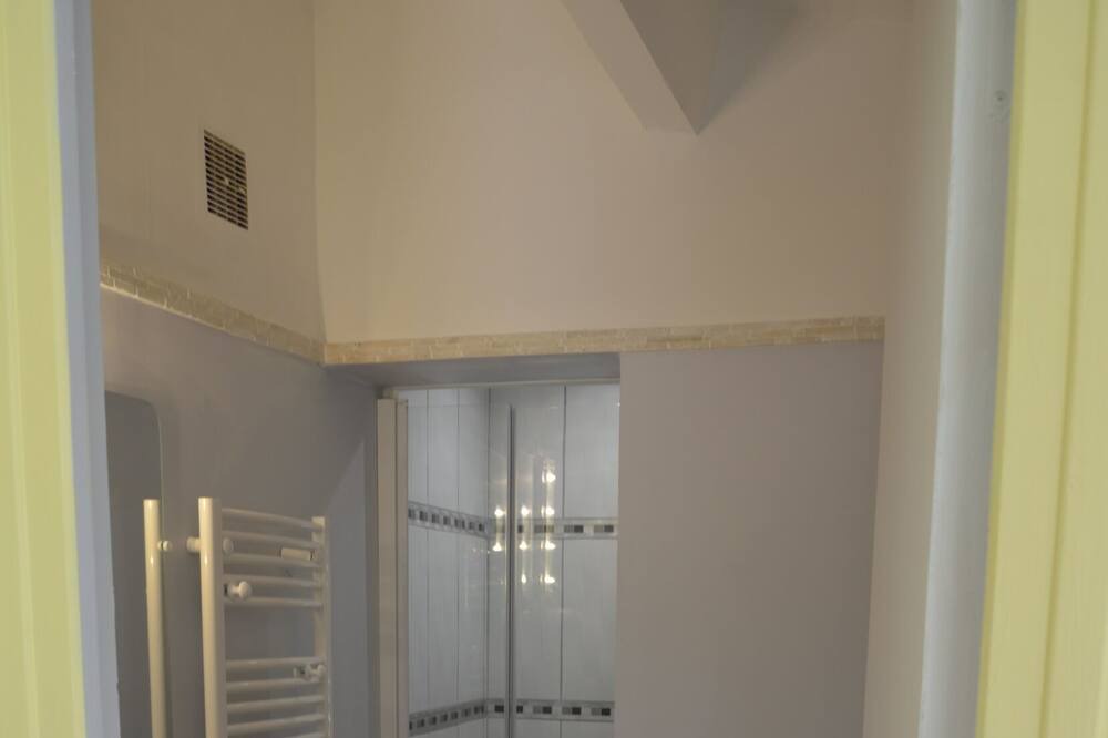 Photo of Bathroom in Assas