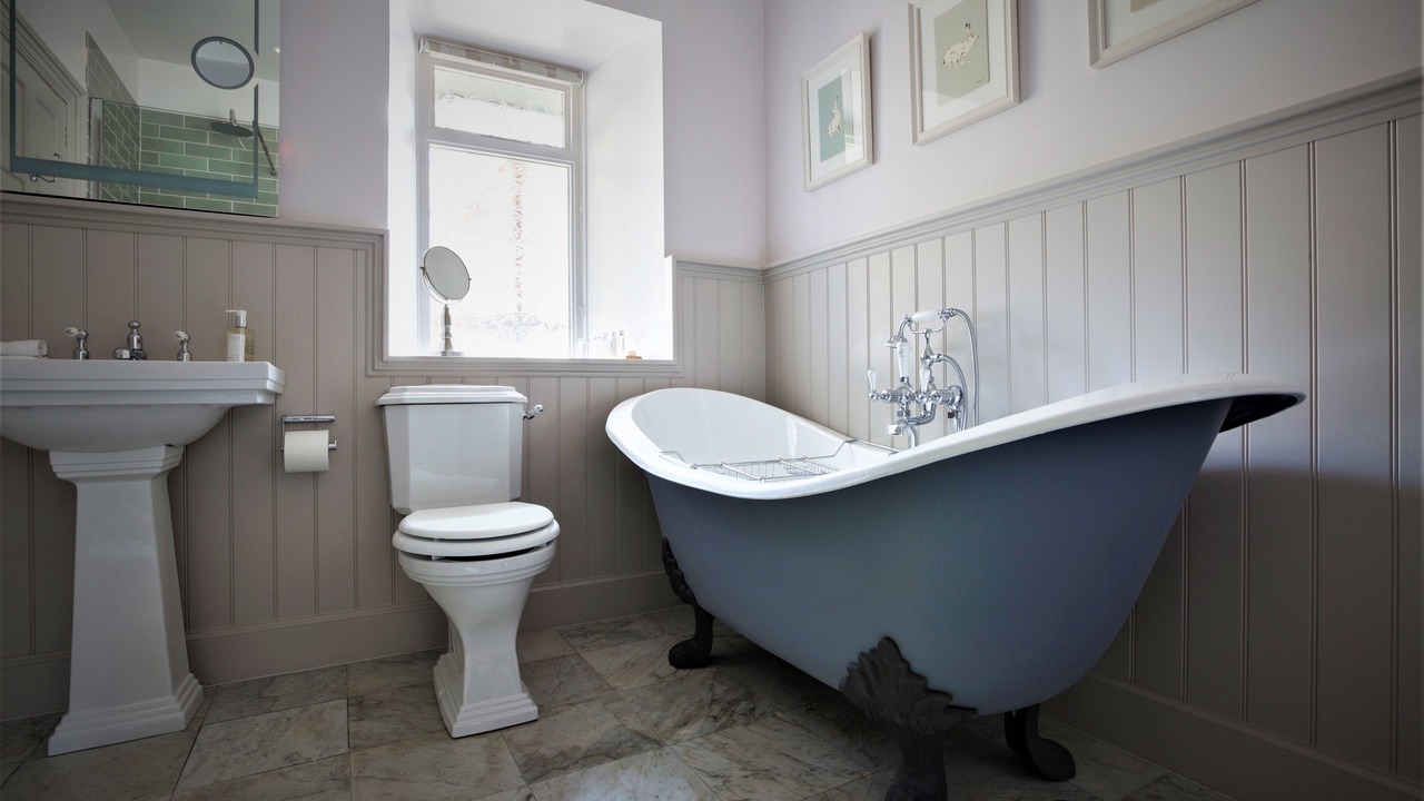 Photo of Bathroom in Walkerburn