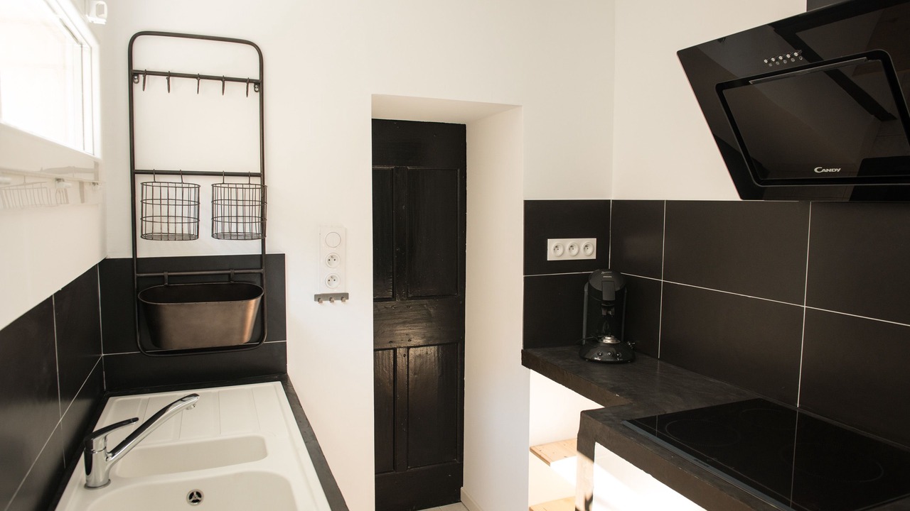 Photo of Kitchen in Aigues-Mortes Medieval City