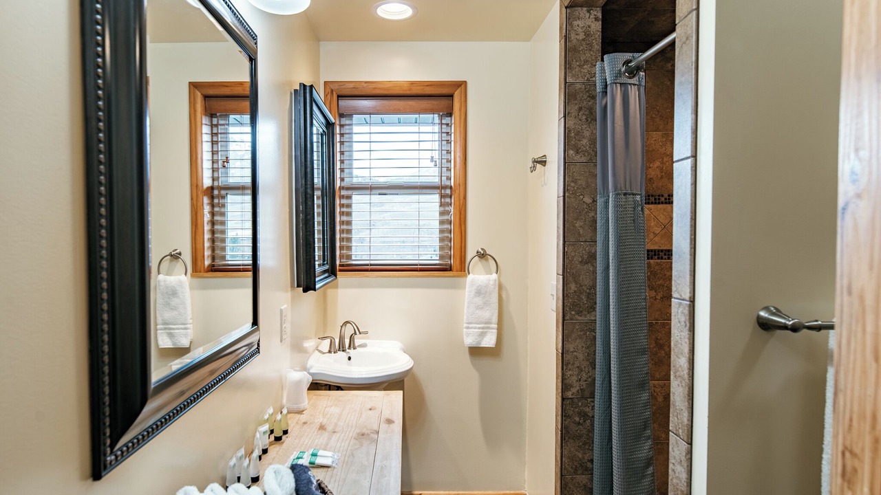 Photo of Bathroom in Gardiner