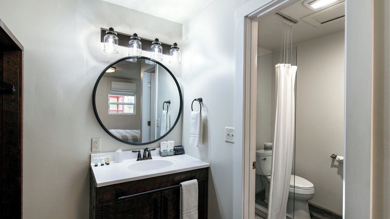 Photo of Bathroom in Gardiner