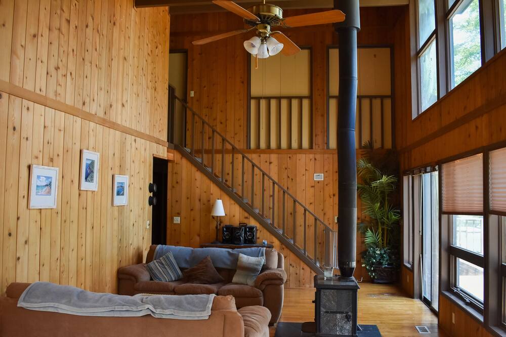 Photo of Livingroom in Ware