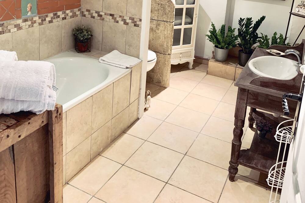 Photo of Bathroom in Pezenas