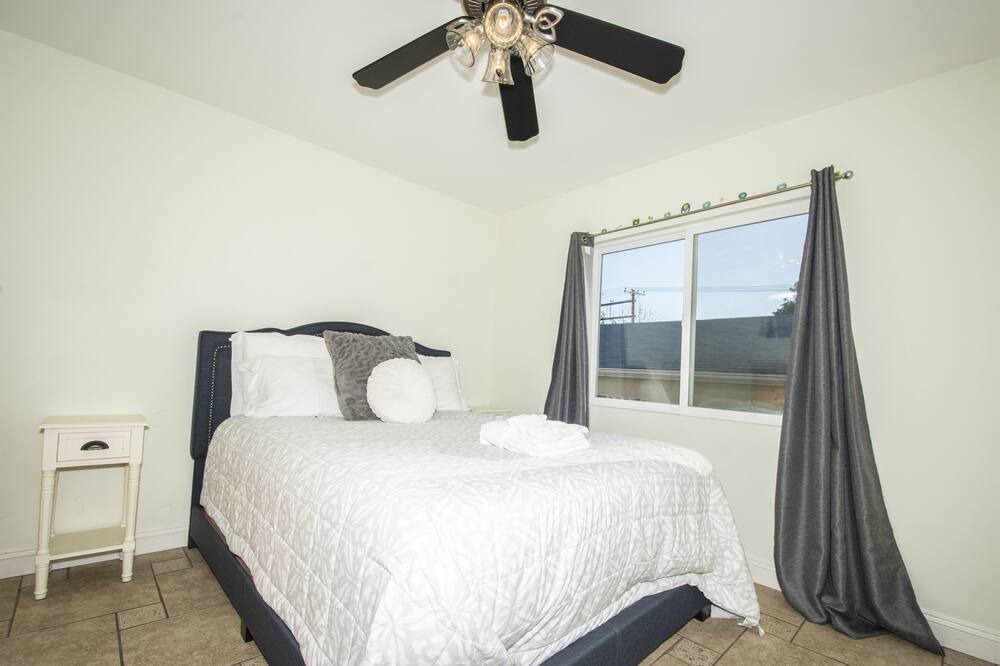 Photo of Bedroom in College West
