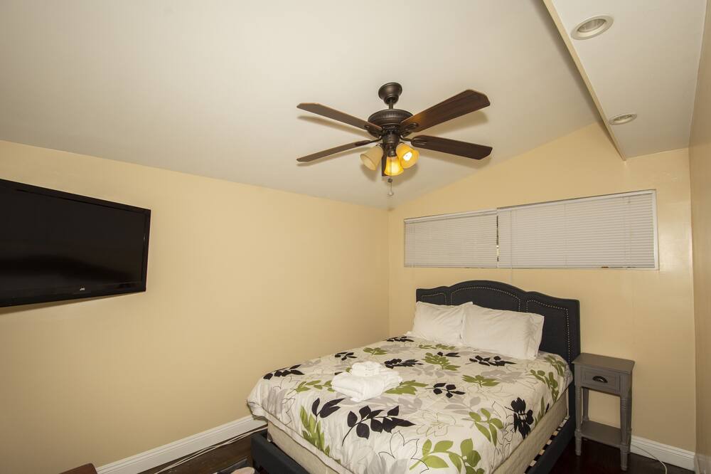 Photo of Bedroom in College West