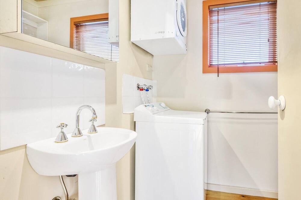 Photo of Bathroom in Lorne