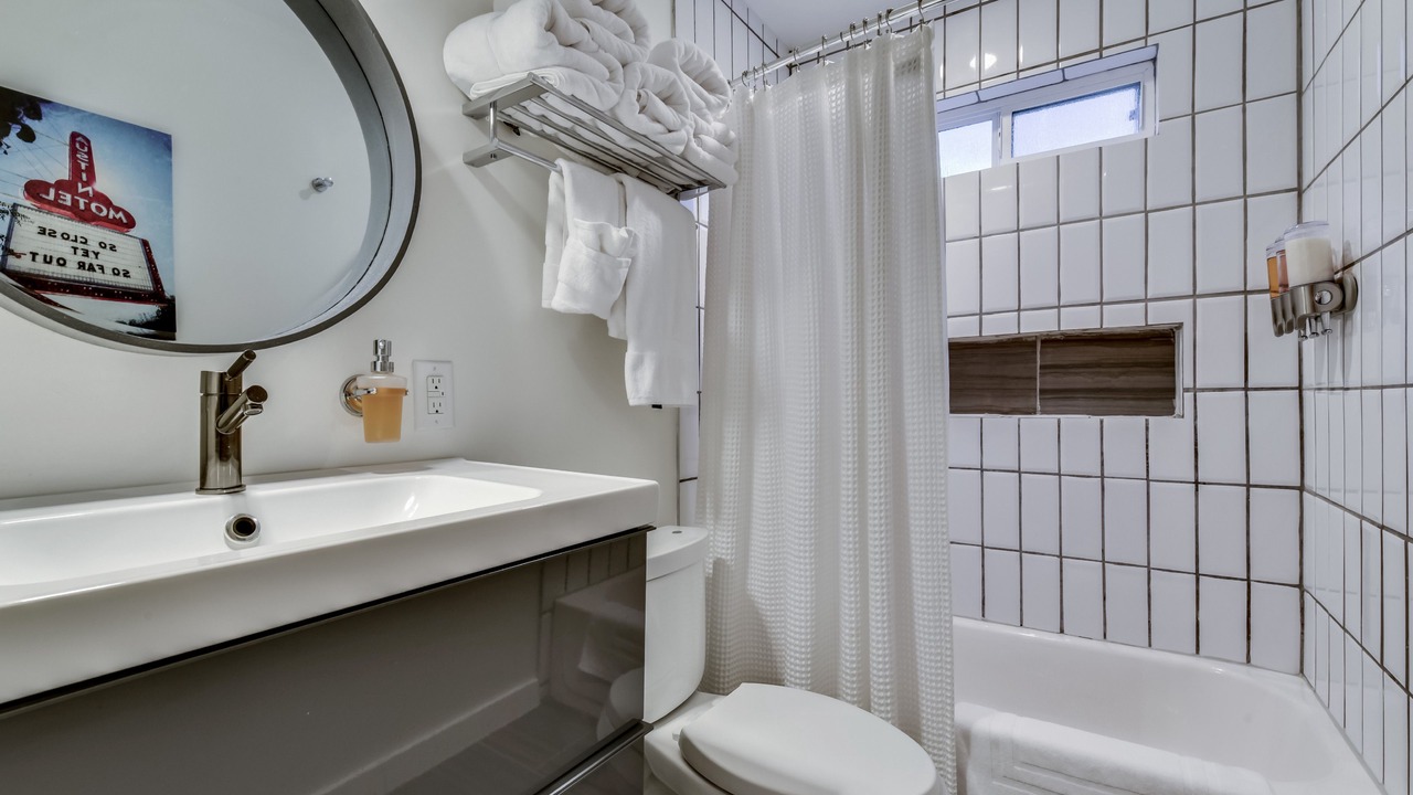 Photo of Bathroom in East Cesar Chavez