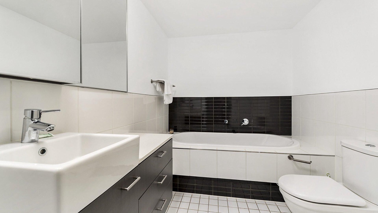 Photo of Others in Lorne