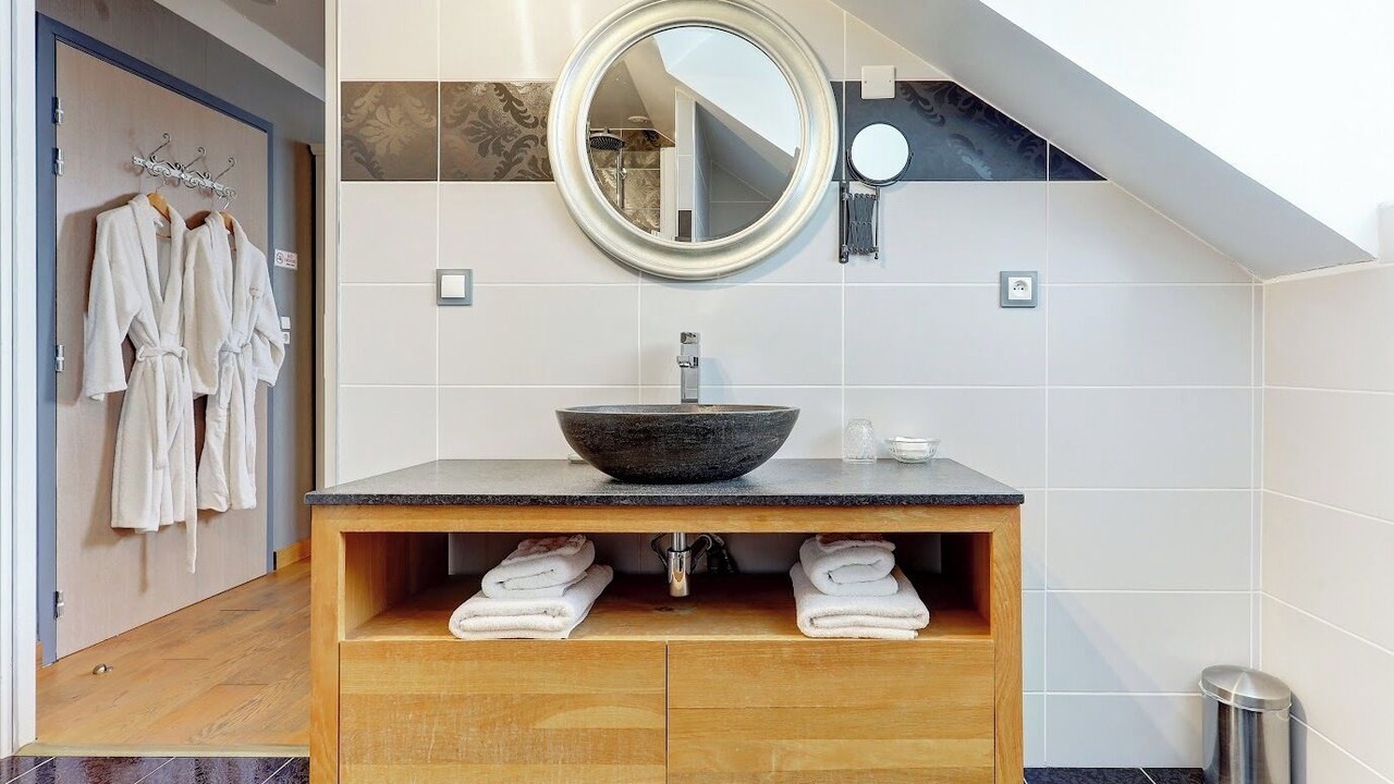 Photo of Bathroom in Ay
