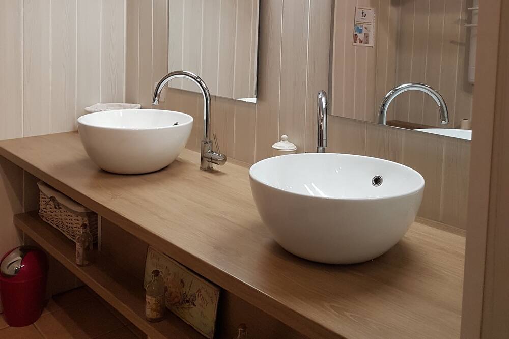 Photo of Bathroom in Castelsagrat