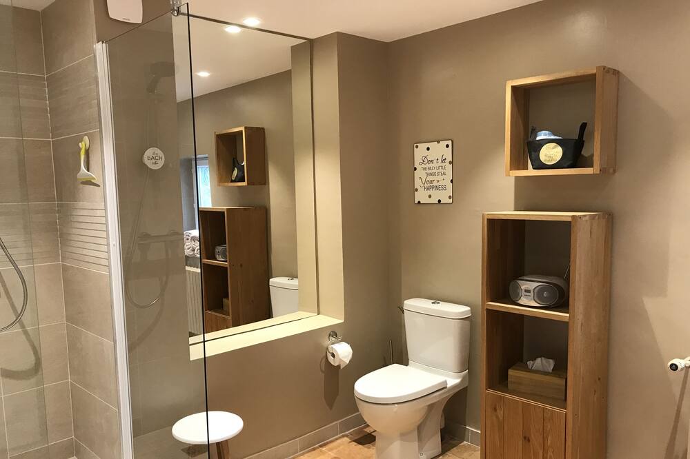 Photo of Bathroom in Saint-Marcel-d'Aredeche