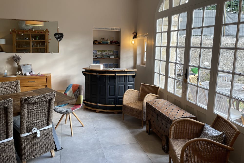 Photo of Livingroom in Saint-Marcel-d'Aredeche