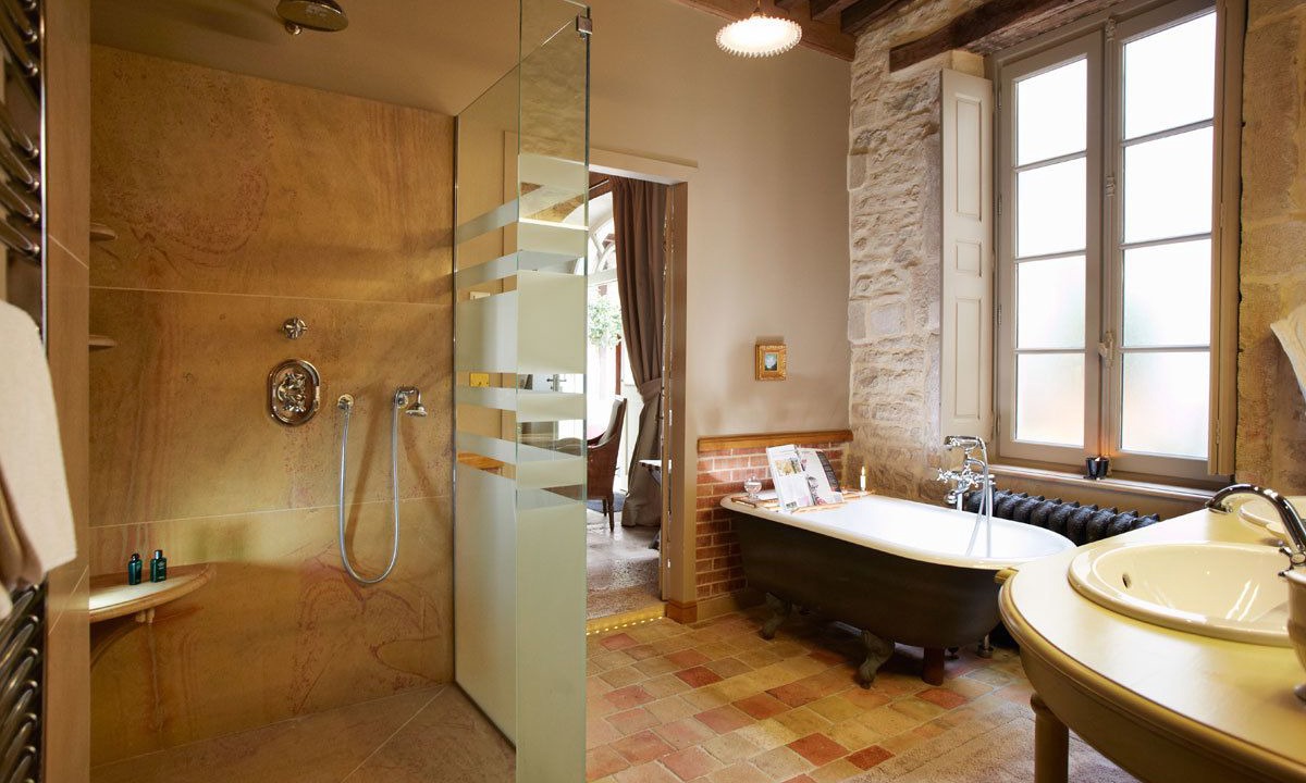 Photo of Bathroom in Beaune City Centre