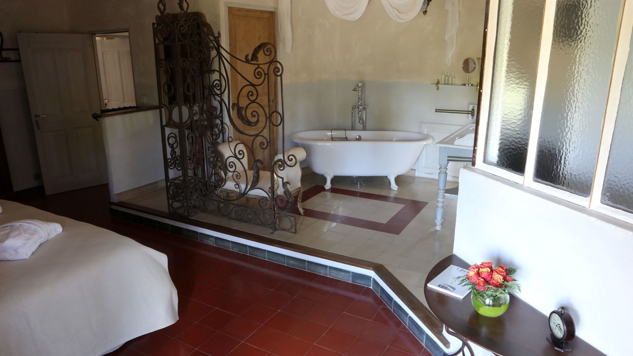 Photo of Bathroom in Orange