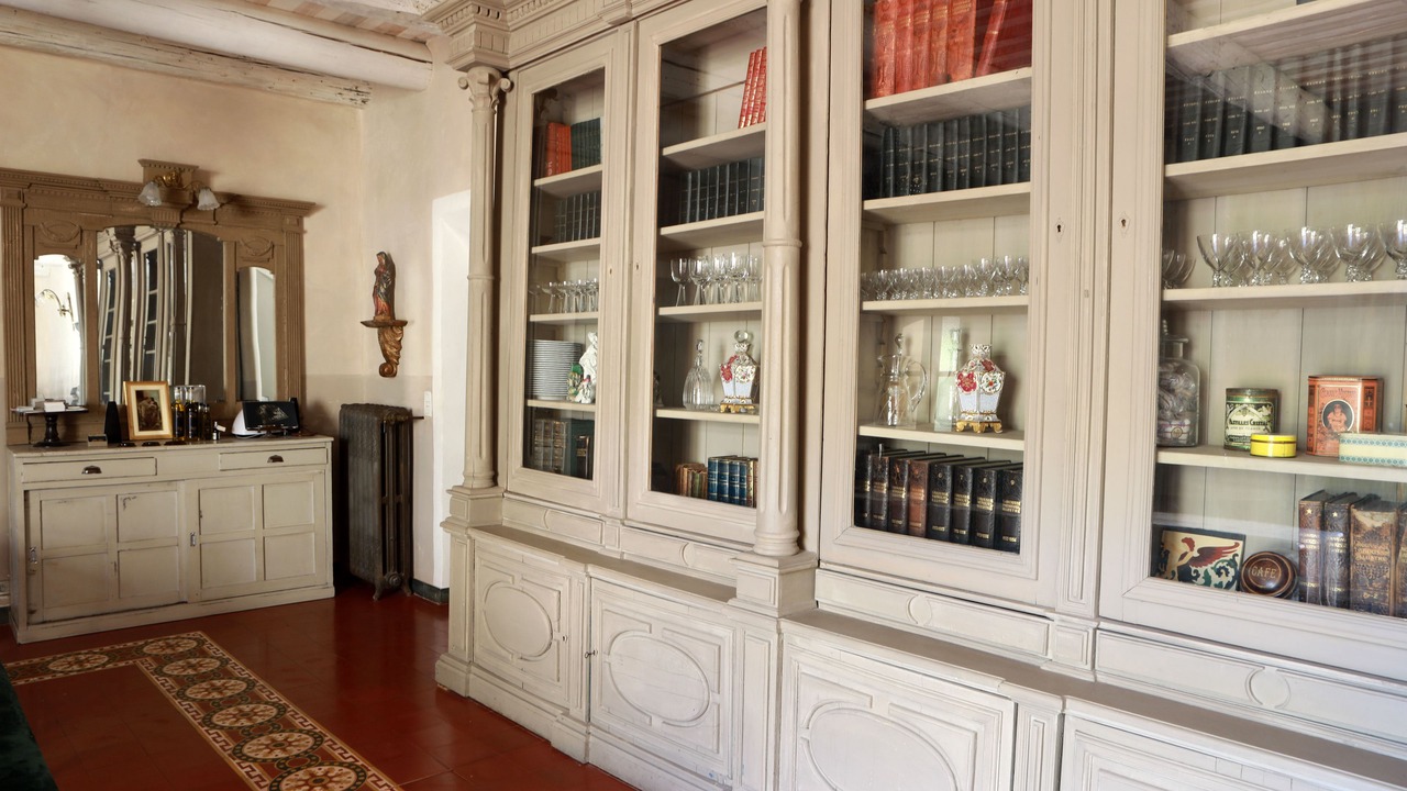 Photo of Livingroom in Orange