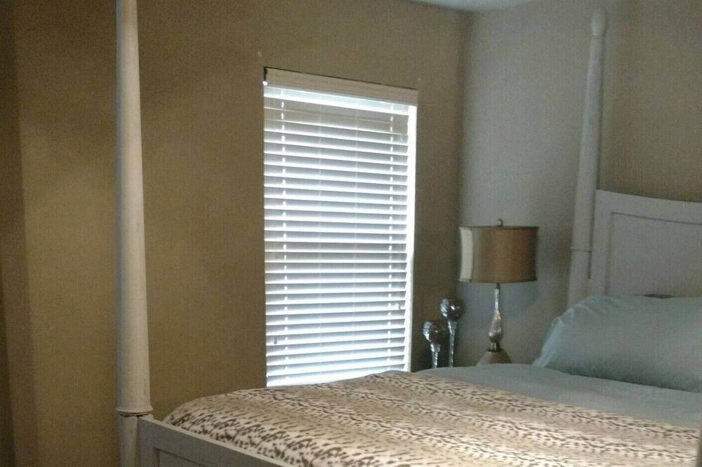 Photo of Bedroom in Elgin