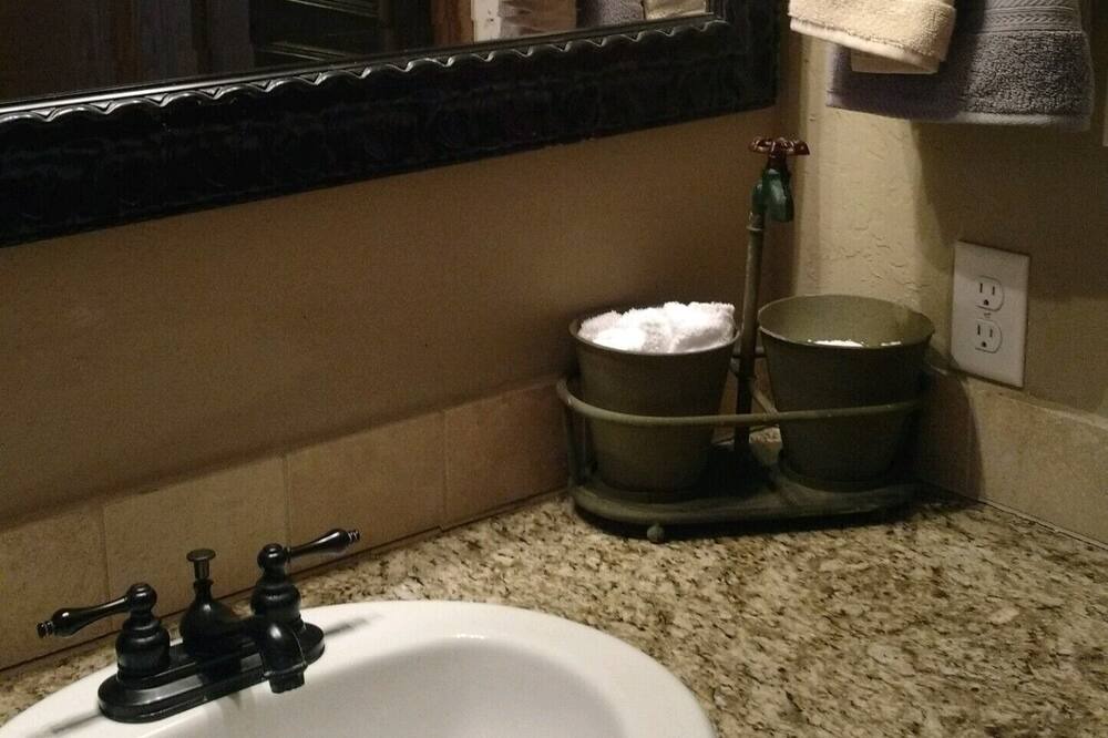Photo of Bathroom in Elgin