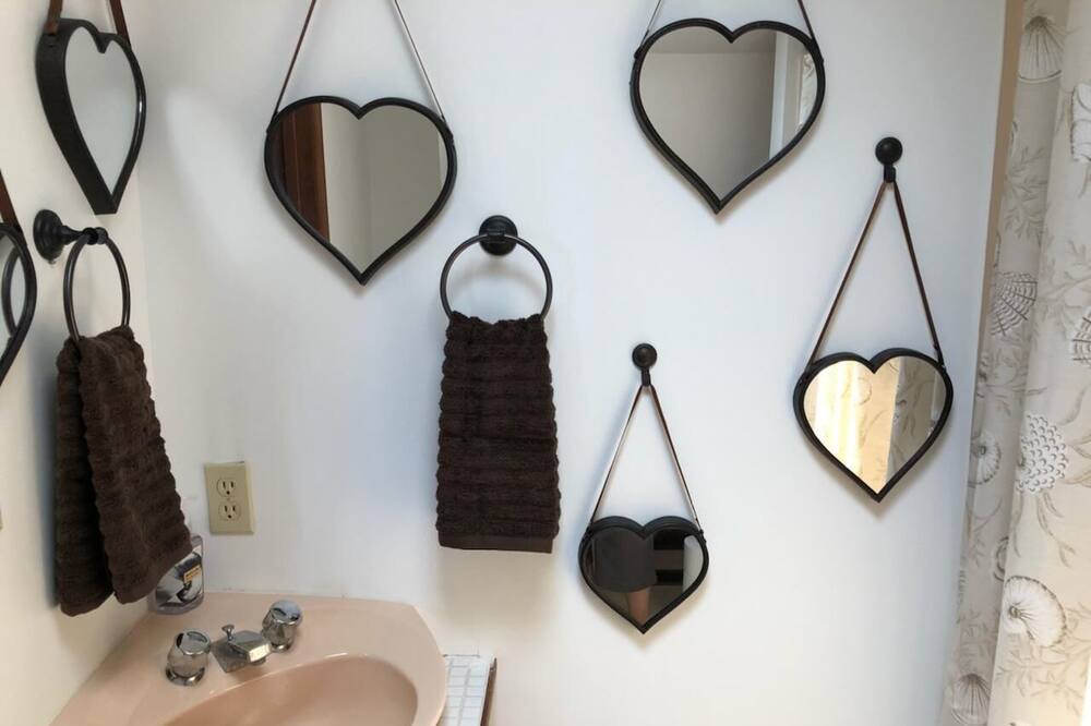 Photo of Bathroom in Edwardsville
