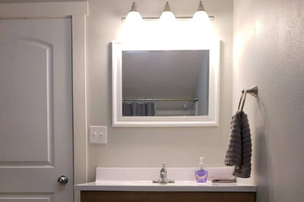 Photo of Bathroom in Niota