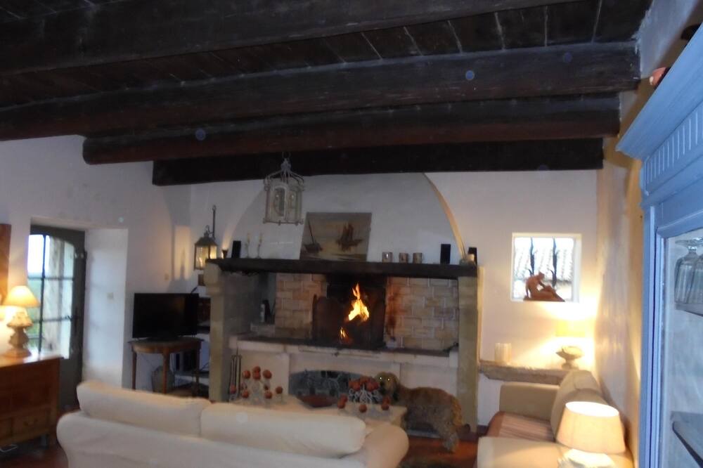 Photo of Livingroom in La Bastide-d'Engras