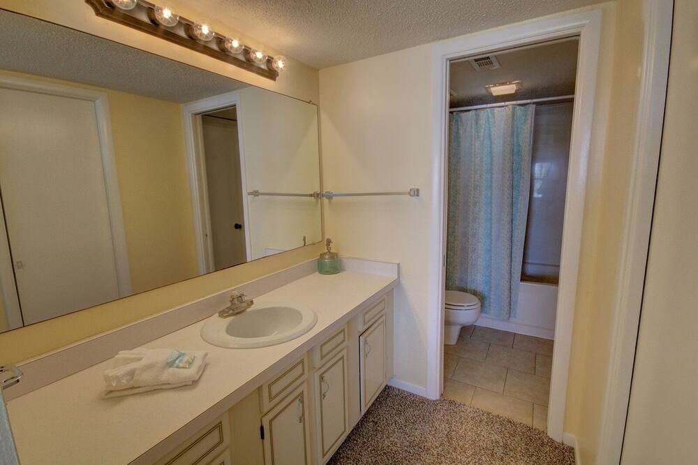 Photo of Bathroom in Harold