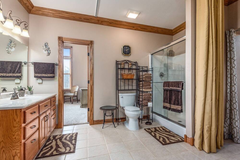 Photo of Bathroom in Compton