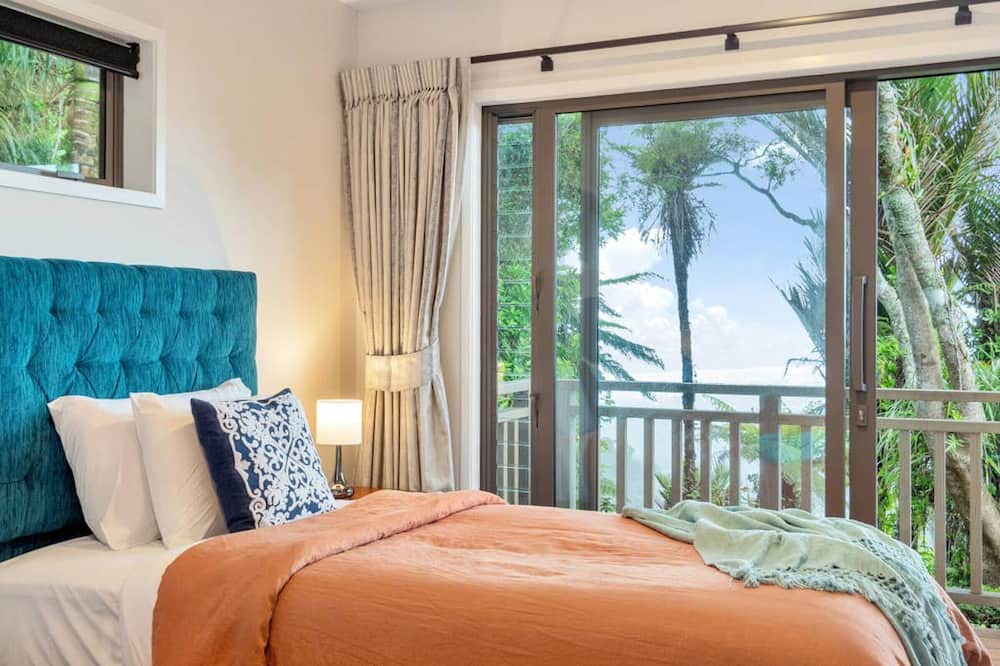 Photo of Others in Waiatarua