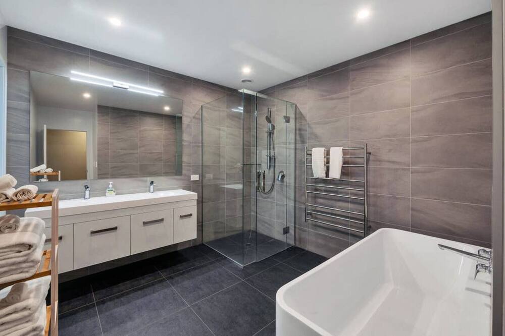 Photo of Others in Waiatarua