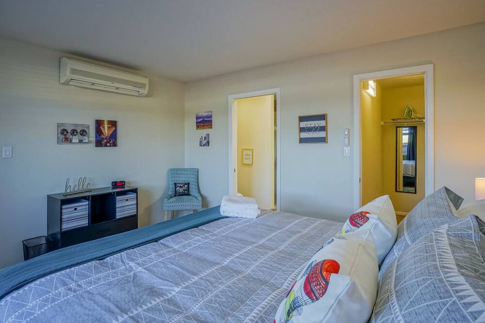 Photo of Bedroom in University Heights