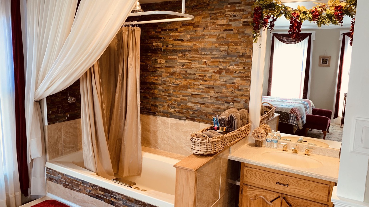 Photo of Bathroom in Conneaut